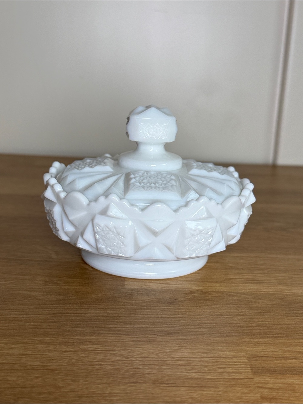 Vintage Westmoreland Milk Glass Old Quilt Covered Candy Dish Powder Jar Lid WG